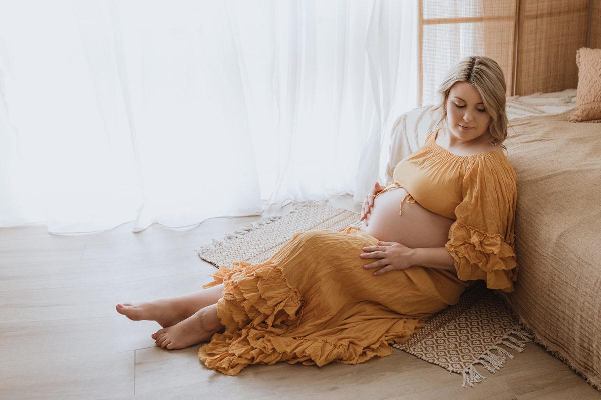 Maternity photos to celebrate pregnancy in third trimester